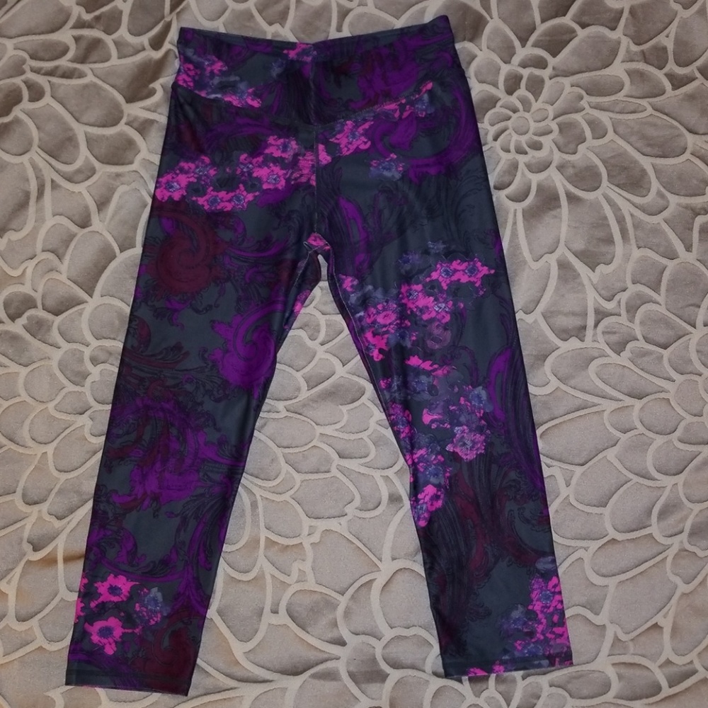 Fabletics athletic capris